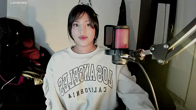 Snapshot of Ju_Kyung chatting on March 7, 2025, 6:35 am Ju Kyung online show from March 7, 2025, 6:35 am