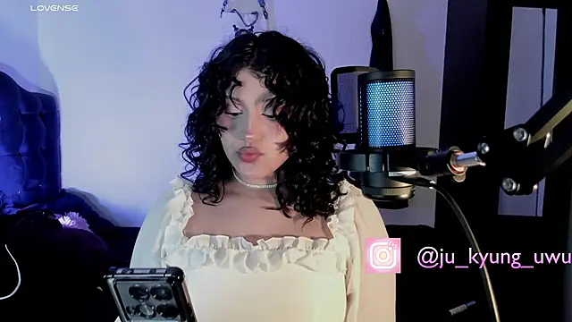 Snapshot of Ju_Kyung chatting on March 13, 2025, 8:37 am Ju Kyung online show from March 13, 2025, 8:37 am