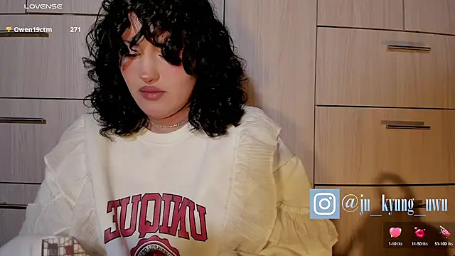 Snapshot of Ju_Kyung chatting on January 5, 2025, 3:53 am Ju Kyung online show from January 5, 2025, 3:53 am