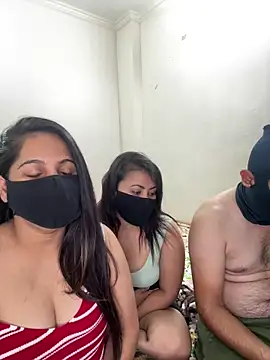 Snapshot of Agl2255 chatting on December 13, 2024, 12:28 pm Agl2255 online show from December 13, 2024, 12:28 pm