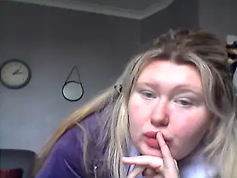 lilah-xo online show from February 11, 2025, 12:15 pm