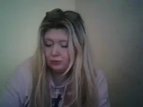 lilah-xo online show from February 20, 2025, 1:40 pm