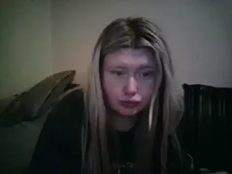 lilah-xo online show from March 19, 2025, 8:22 pm