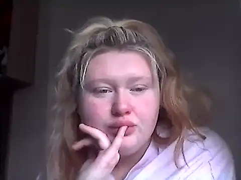 lilah-xo online show from January 3, 2025, 2:08 pm