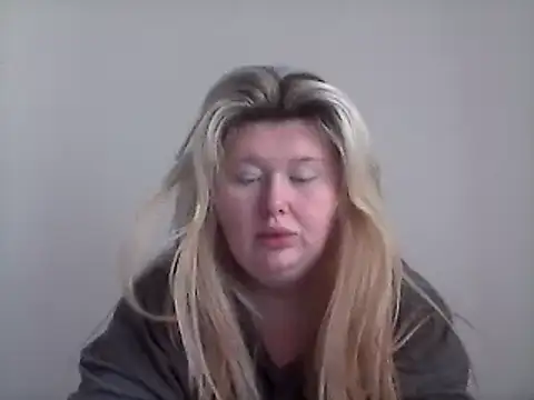 lilah-xo online show from January 19, 2025, 12:06 pm