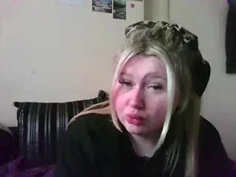 lilah-xo online show from March 5, 2025, 12:22 pm