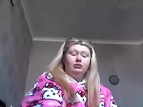 lilah-xo online show from February 28, 2025, 11:25 am