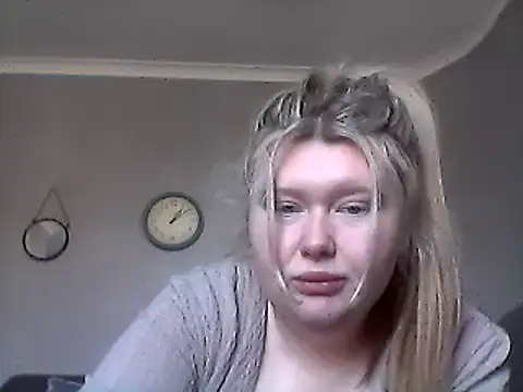 lilah-xo online show from March 9, 2025, 12:09 pm