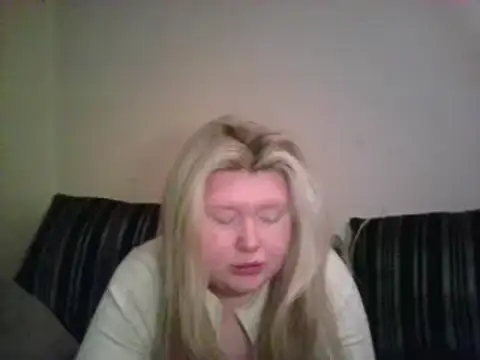 lilah-xo online show from December 21, 2024, 5:39 pm