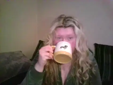 lilah-xo online show from December 29, 2024, 9:20 pm