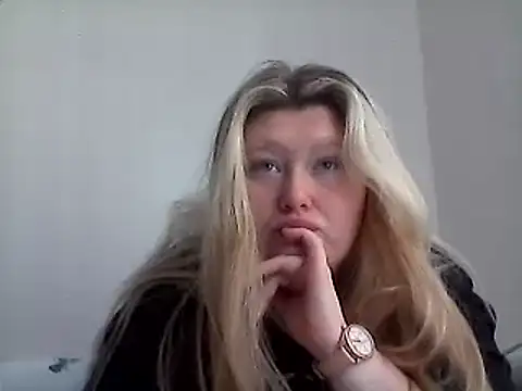 lilah-xo online show from January 6, 2025, 1:08 pm