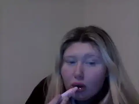 lilah-xo online show from February 15, 2025, 9:06 pm