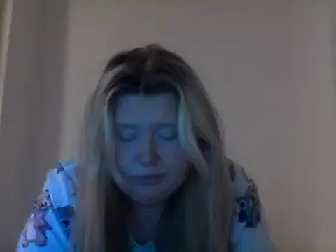 lilah-xo online show from December 16, 2024, 9:09 pm