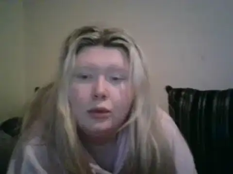 lilah-xo online show from January 7, 2025, 11:45 pm