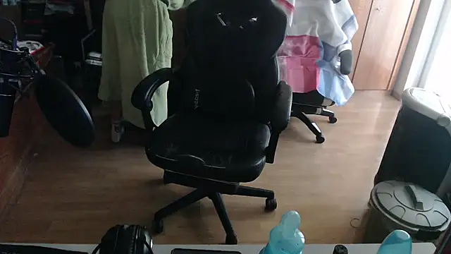 BabyDracoDarkfang online show from April 21, 2026, 9:05 am