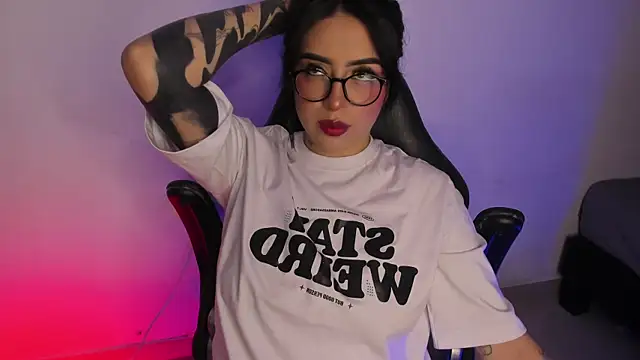 Snapshot of AnnikaMerliahh_ chatting on October 10, 2025, 3:40 am AnnikaMerliahh online show from October 10, 2025, 3:40 am