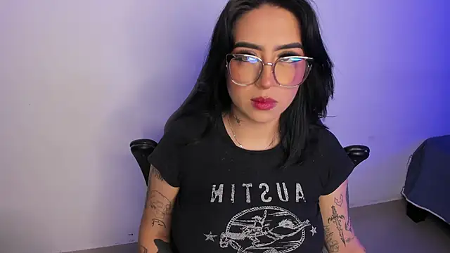 Snapshot of AnnikaMerliahh_ chatting on September 21, 2025, 4:39 am AnnikaMerliahh online show from September 21, 2025, 4:39 am