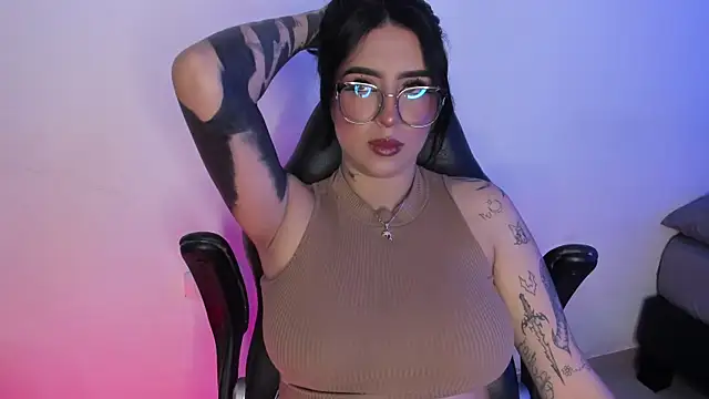 Snapshot of AnnikaMerliahh_ chatting on October 8, 2025, 3:30 am AnnikaMerliahh online show from October 8, 2025, 3:30 am