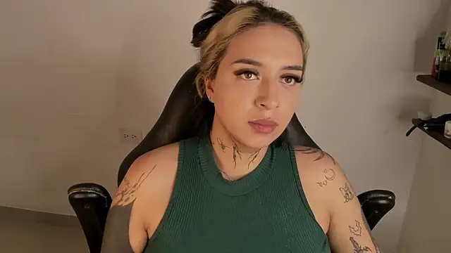 AnnikaMerliahh  online show from February 22, 2026, 12:51 pm