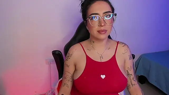 Snapshot of AnnikaMerliahh_ chatting on September 17, 2025, 4:14 am AnnikaMerliahh online show from September 17, 2025, 4:14 am