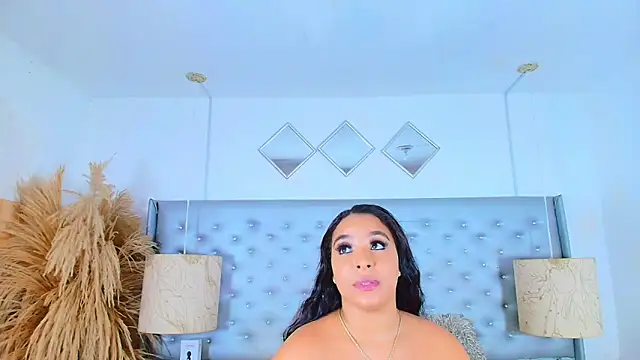 Snapshot of EileenBenzon chatting on October 14, 2025, 5:30 am EileenBenzon online show from October 14, 2025, 5:30 am