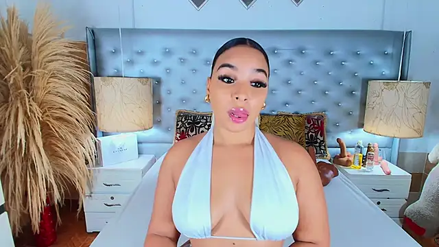 Snapshot of EileenBenzon chatting on March 12, 2025, 3:46 am EileenBenzon online show from March 12, 2025, 3:46 am