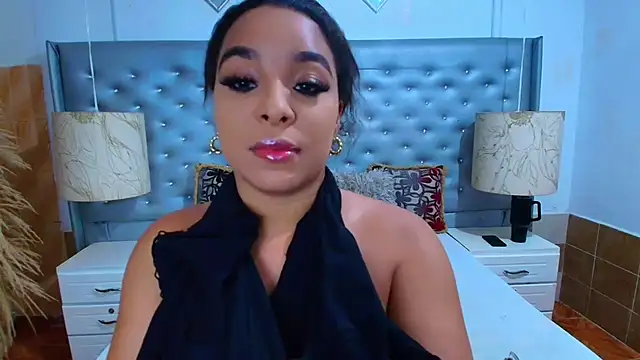 Snapshot of EileenBenzon chatting on October 1, 2025, 4:06 am EileenBenzon online show from October 1, 2025, 4:06 am