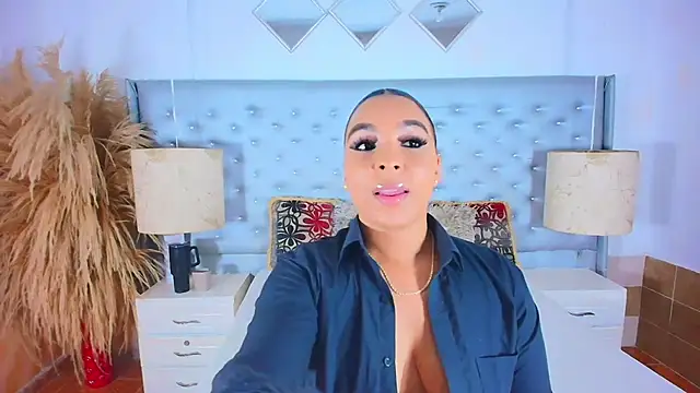 Snapshot of EileenBenzon chatting on October 24, 2025, 3:49 am EileenBenzon online show from October 24, 2025, 3:49 am