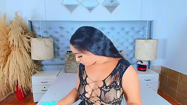 Snapshot of EileenBenzon chatting on September 17, 2025, 3:08 am EileenBenzon online show from September 17, 2025, 3:08 am