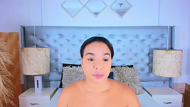 Snapshot of EileenBenzon chatting on September 30, 2025, 3:07 pm EileenBenzon online show from September 30, 2025, 3:07 pm