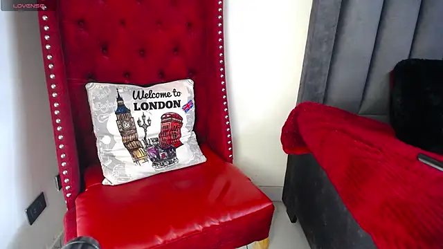 BiancaAntonelli online show from December 16, 2025, 1:04 pm