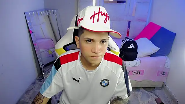 Brayan lopezz online show from December 17, 2025, 2:11 pm