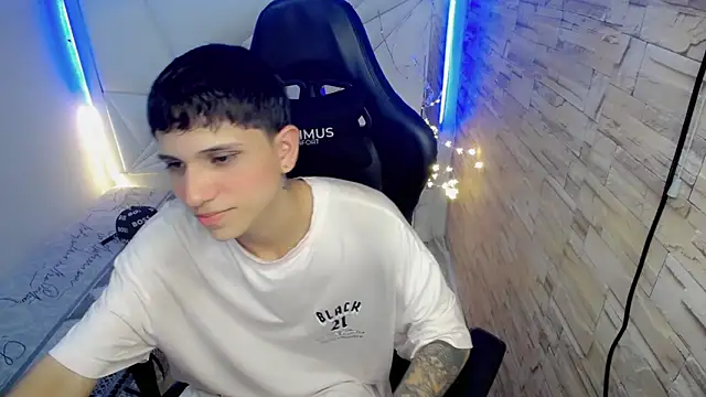 Brayan lopezz online show from December 5, 2024, 5:44 pm