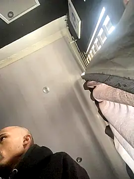 BlueIceCube online show from November 7, 2025, 6:07 am