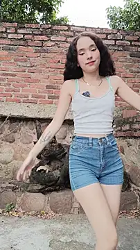 sweet outdoor charm online show from April 8, 2026, 7:37 pm