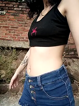 sweet outdoor charm online show from March 12, 2026, 7:51 pm