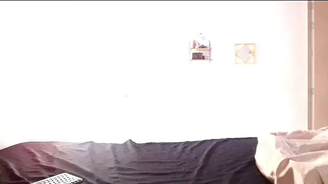 cherrydelioncourt online show from April 7, 2026, 5:15 pm