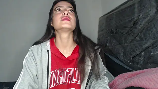 skinny sweet2411 online show from January 11, 2026, 12:23 pm