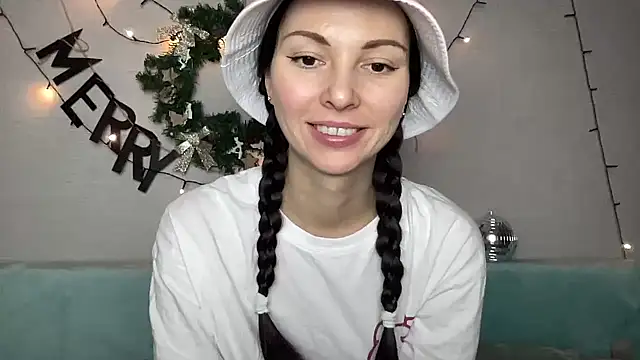 MonicaYour online show from December 19, 2024, 11:14 pm