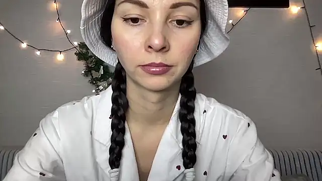 MonicaYour online show from December 16, 2024, 9:09 pm