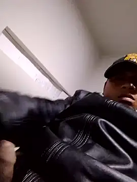 Snapshot of zeta29 chatting on September 21, 2025, 8:30 am zeta29 online show from September 21, 2025, 8:30 am