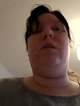 Snapshot of CurvyMilf1992 chatting on December 6, 2024, 7:59 am CurvyMilf1992 online show from December 6, 2024, 7:59 am