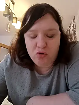 Snapshot of CurvyMilf1992 chatting on January 28, 2025, 7:32 am CurvyMilf1992 online show from January 28, 2025, 7:32 am