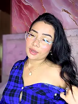 Snapshot of Rousse_blue chatting on September 18, 2025, 3:20 am Rousse blue online show from September 18, 2025, 3:20 am