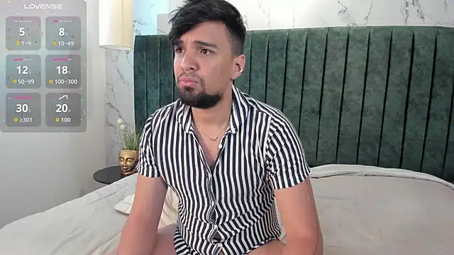 Snapshot of Edward_max chatting on October 3, 2025, 12:36 am Edward max online show from October 3, 2025, 12:36 am