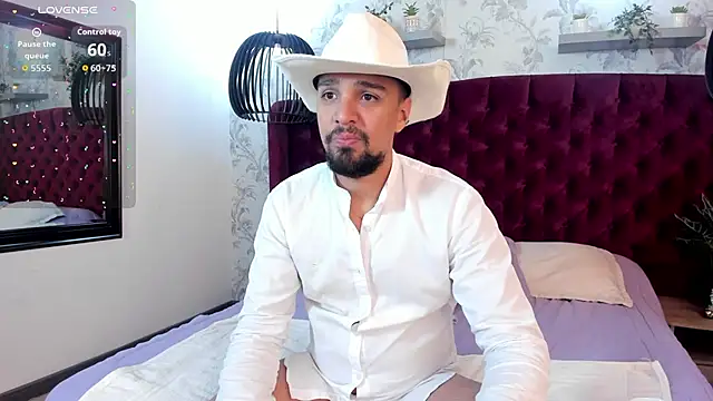 Snapshot of Edward_max chatting on September 30, 2025, 3:56 am Edward max online show from September 30, 2025, 3:56 am