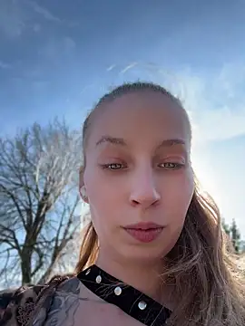 Hr Frk Olsen online show from April 17, 2026, 1:47 pm