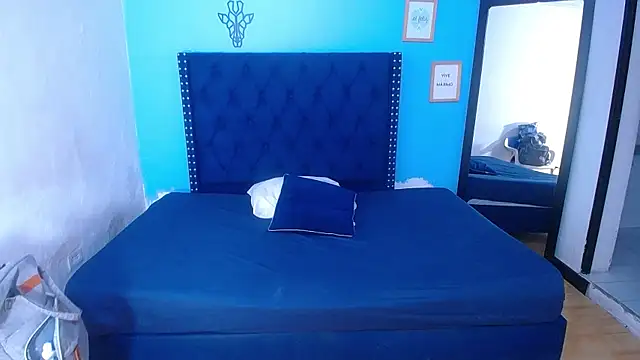 kinky redhead18 online show from December 22, 2025, 2:17 pm