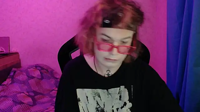 Snapshot of Steve_Mi chatting on October 31, 2025, 5:42 pm Steve Mi online show from October 31, 2025, 5:42 pm