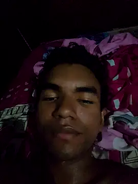 Reynold2608 online show from April 21, 2026, 2:51 am